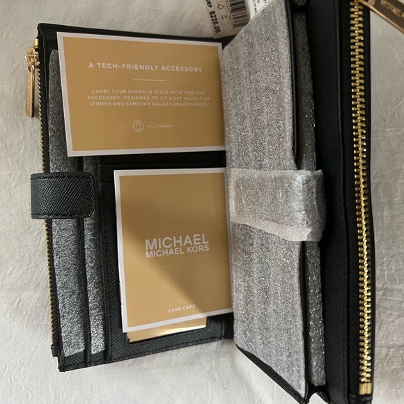 Michael Kors Lg Jet Set Double Zip Wristlet - Picture 8 of 8